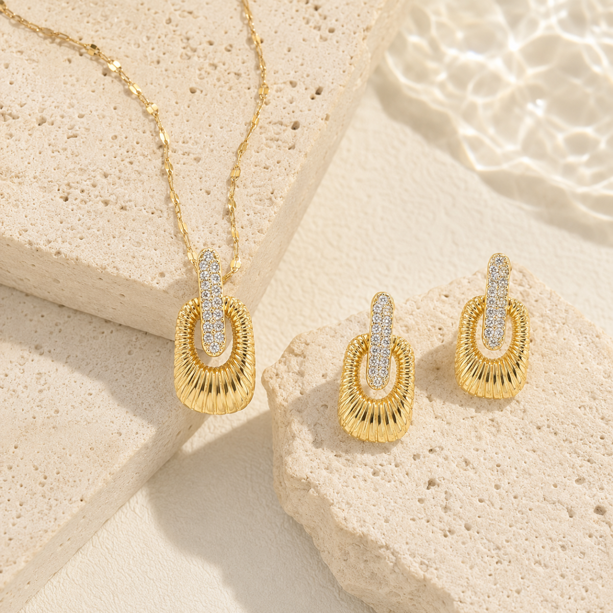Conjunto anillo y cadena textura ondulada – Dorado